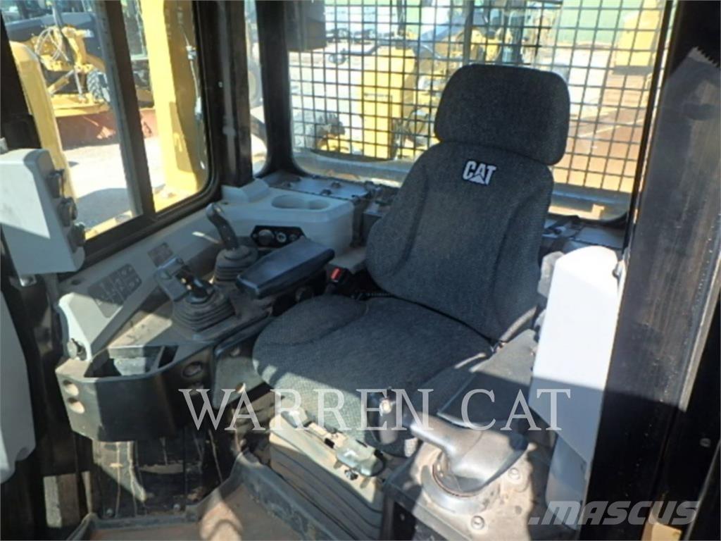 CAT D6T 4XLARO Pásové dozéry