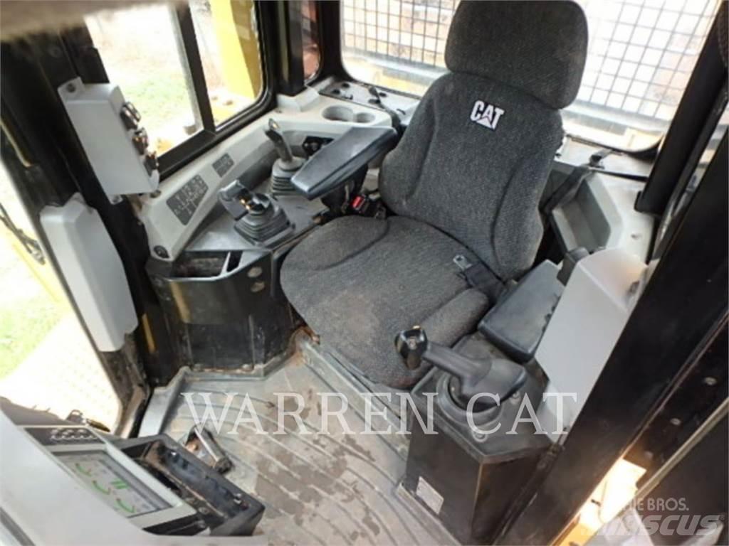 CAT D6T 4XLPAT Pásové dozéry