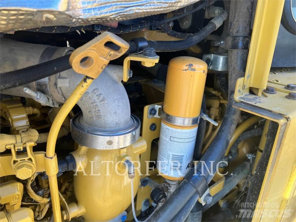 CAT D6T LGPPAT Pásové dozéry