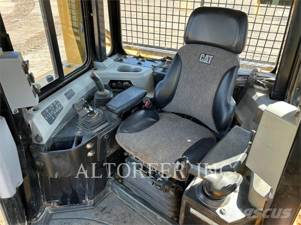 CAT D6T LGPPAT Pásové dozéry