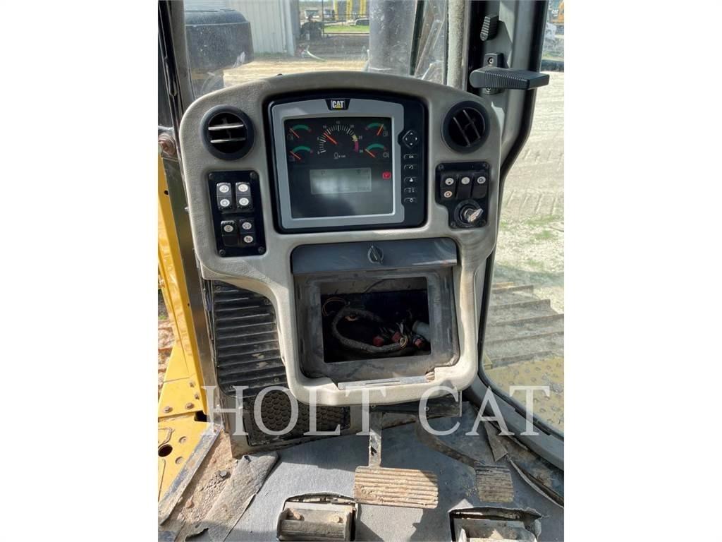 CAT D6T XWVPRI Pásové dozéry
