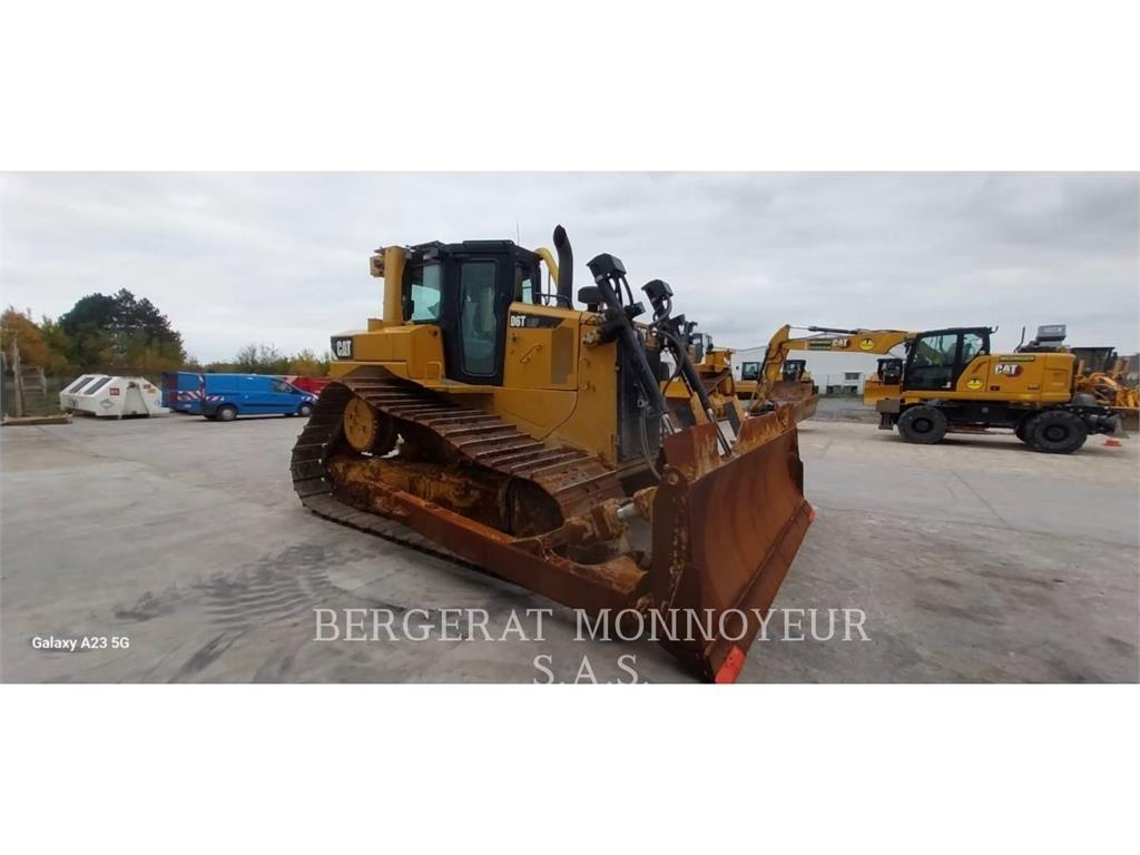 CAT D6T4F LGP Pásové dozéry