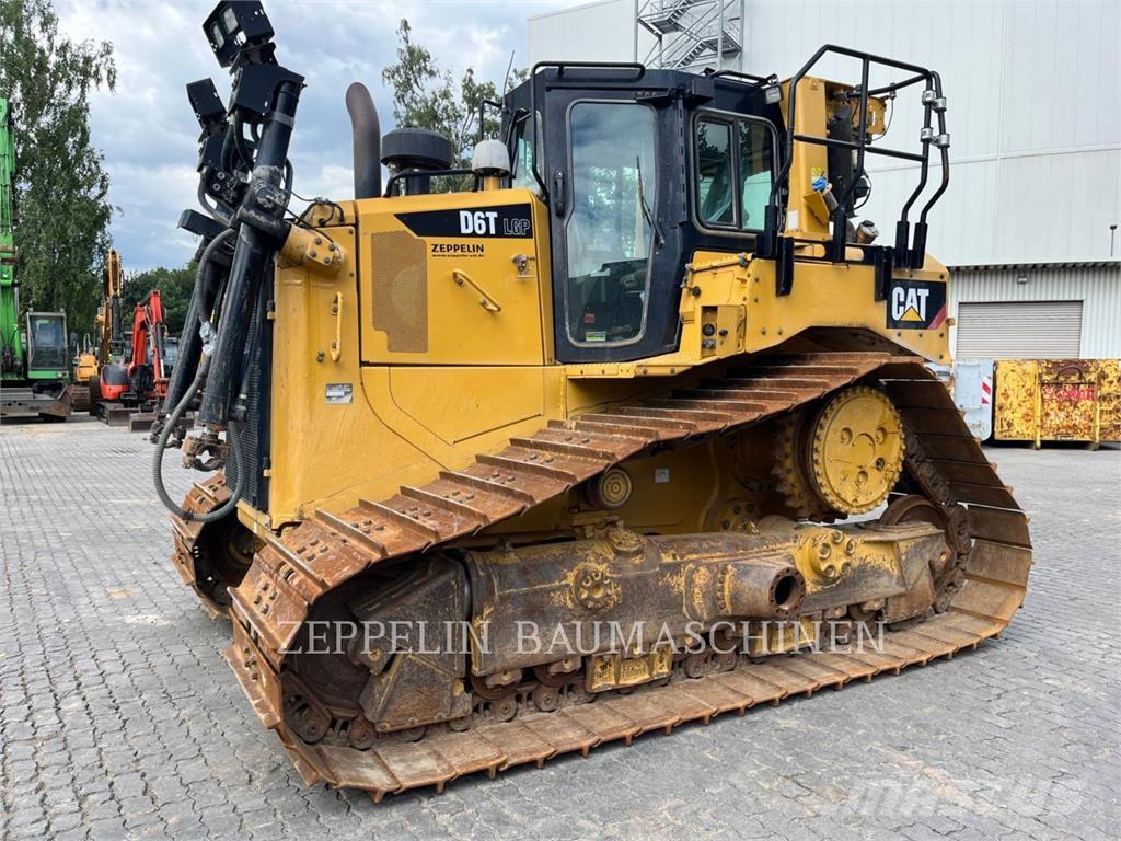 CAT D6TM Pásové dozéry