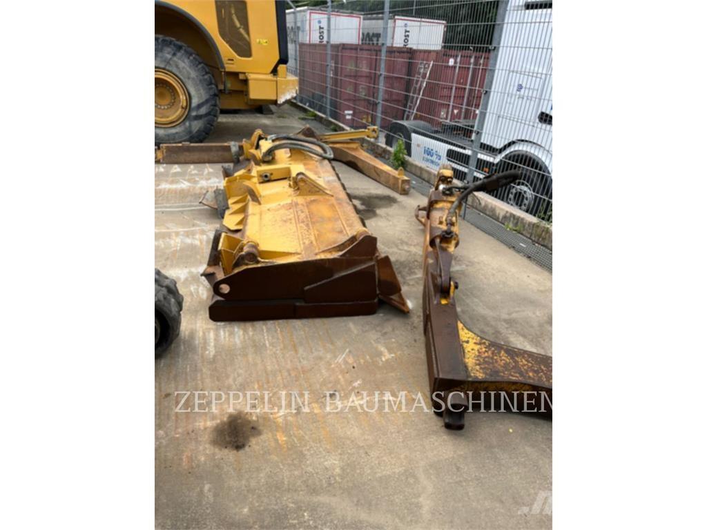 CAT D6TM Pásové dozéry