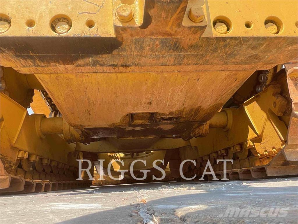 CAT D6TVP Pásové dozéry