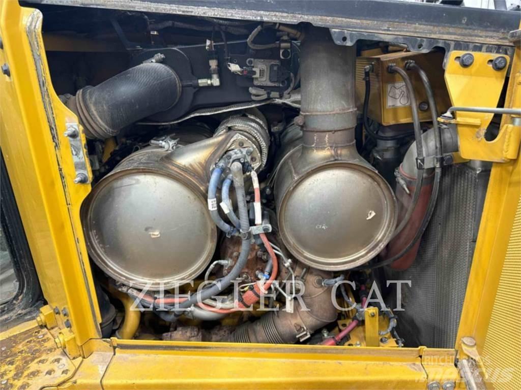 CAT D6XE Pásové dozéry