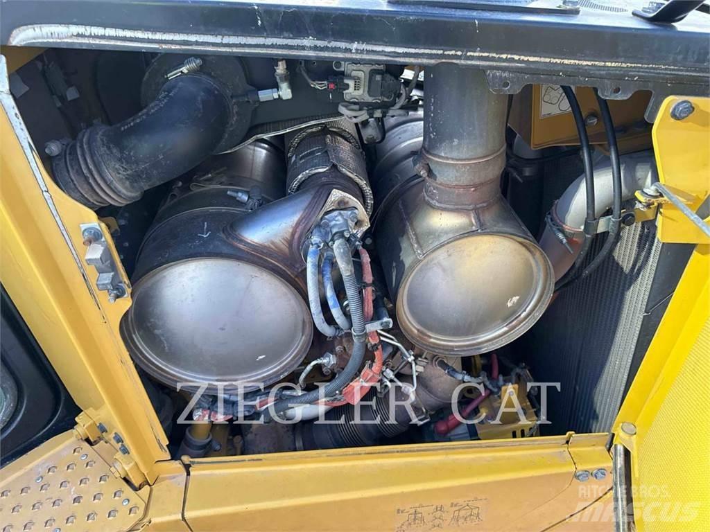 CAT D6XE Pásové dozéry