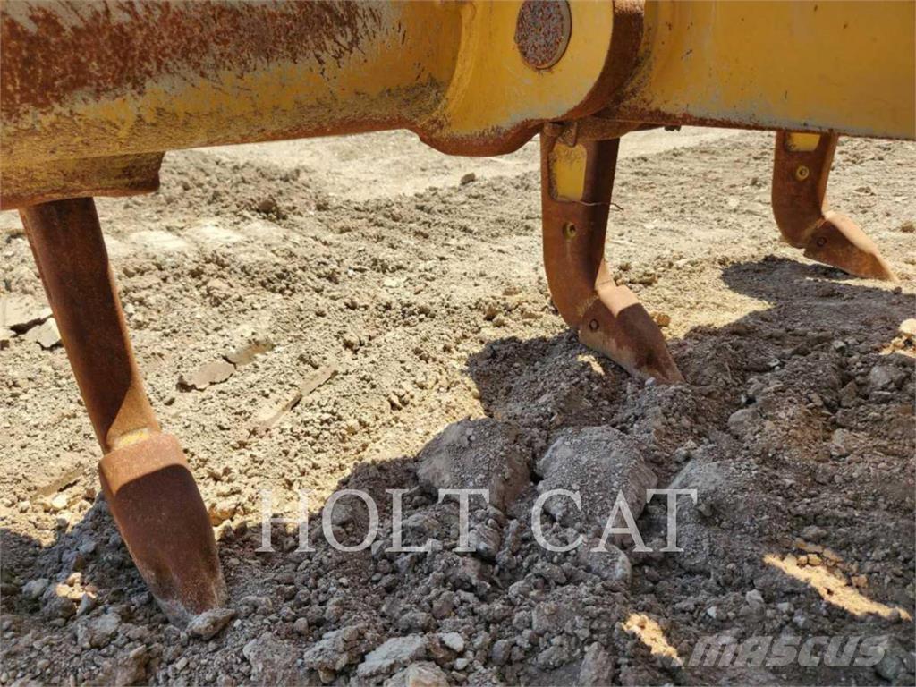 CAT D6XELGPVP3 Pásové dozéry