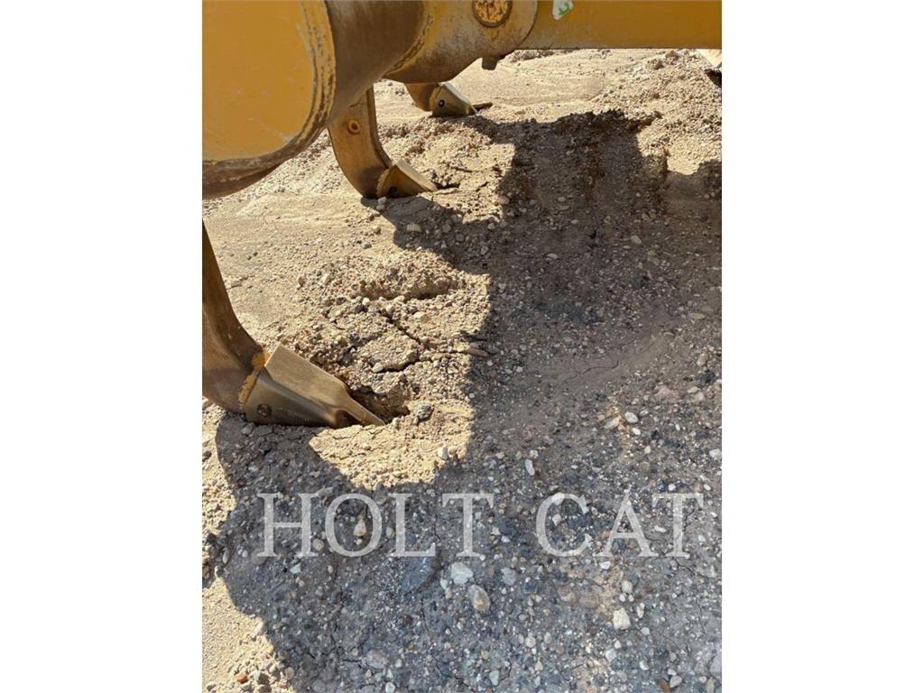 CAT D6XELGPVP3 Kolesové nakladače