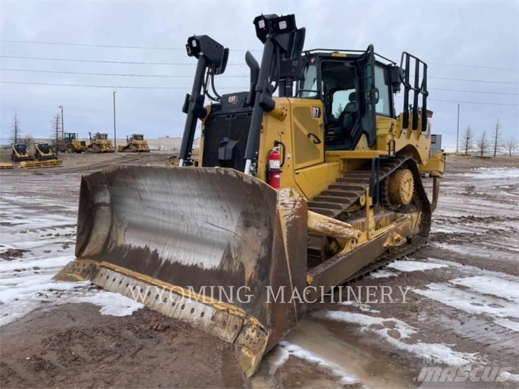CAT D7 Pásové dozéry