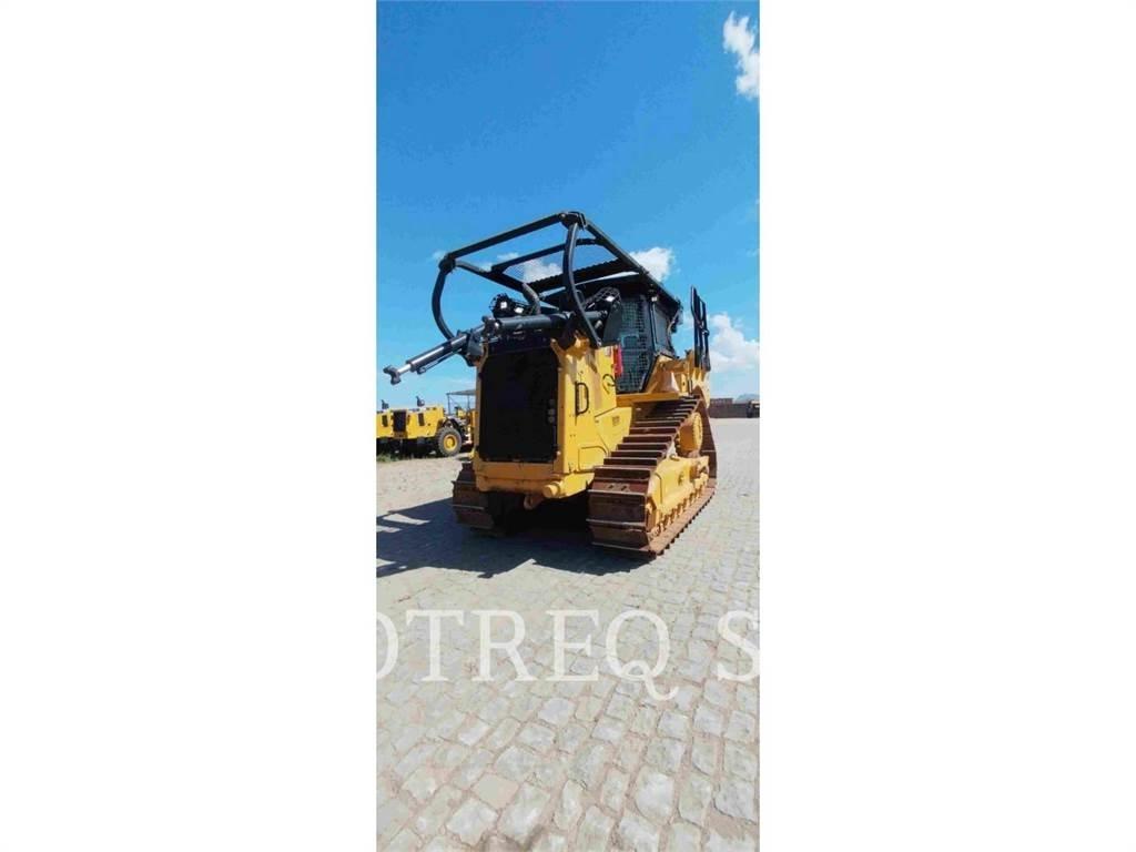 CAT D7 Pásové dozéry