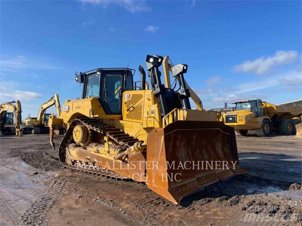CAT D7 Pásové dozéry