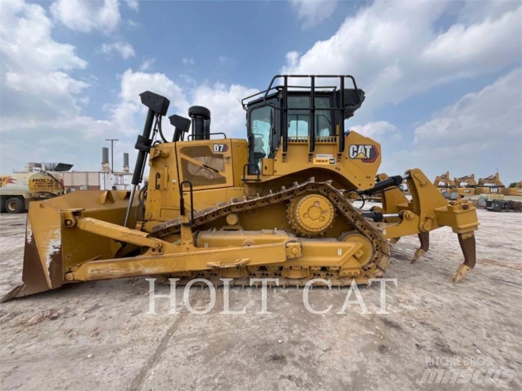CAT D7 Pásové dozéry