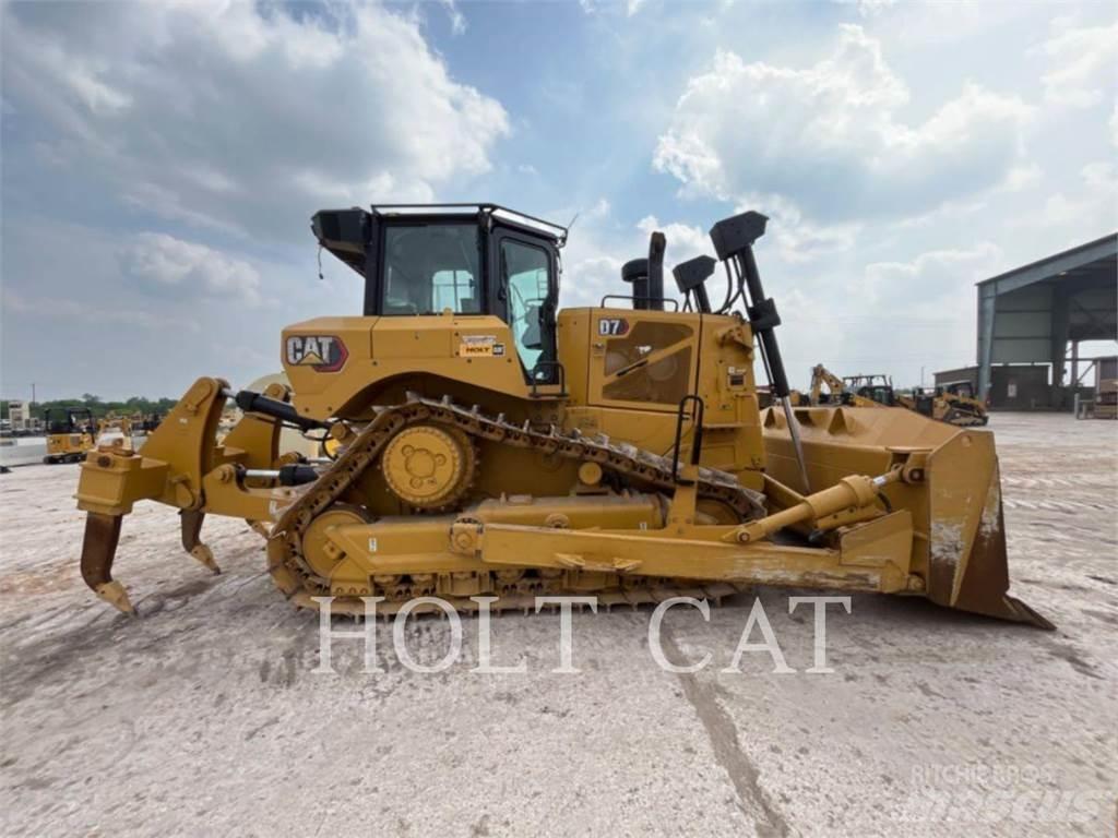CAT D7 Pásové dozéry