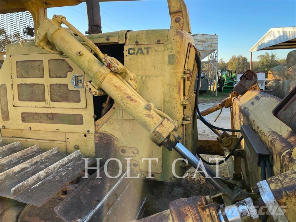 CAT D7 Pásové dozéry