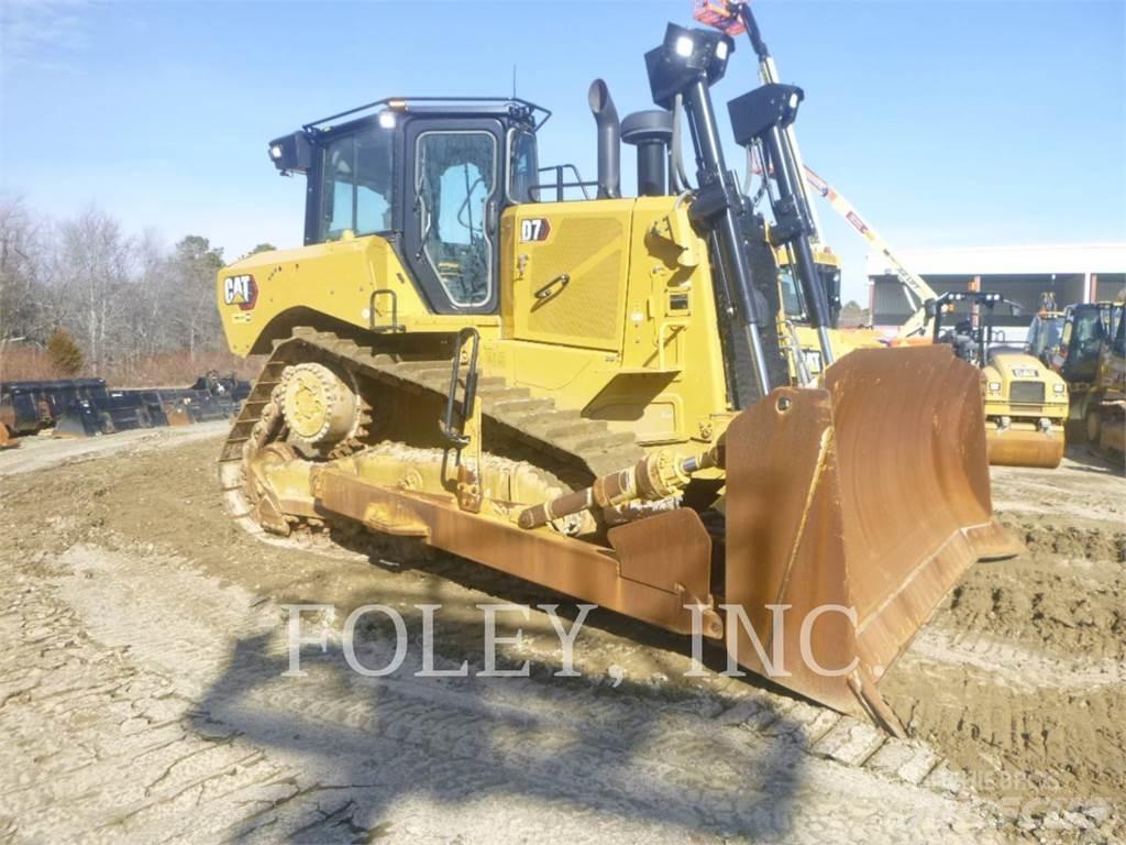 CAT D7-17 Pásové dozéry