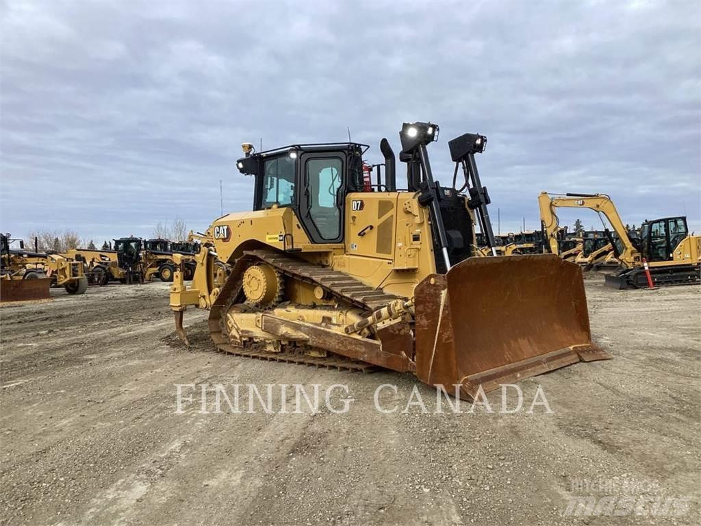CAT D7-17 Pásové dozéry