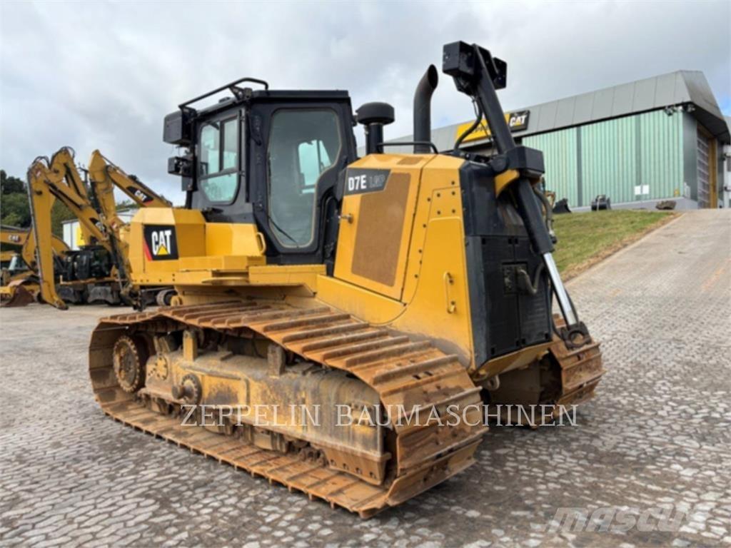 CAT D7E Pásové dozéry