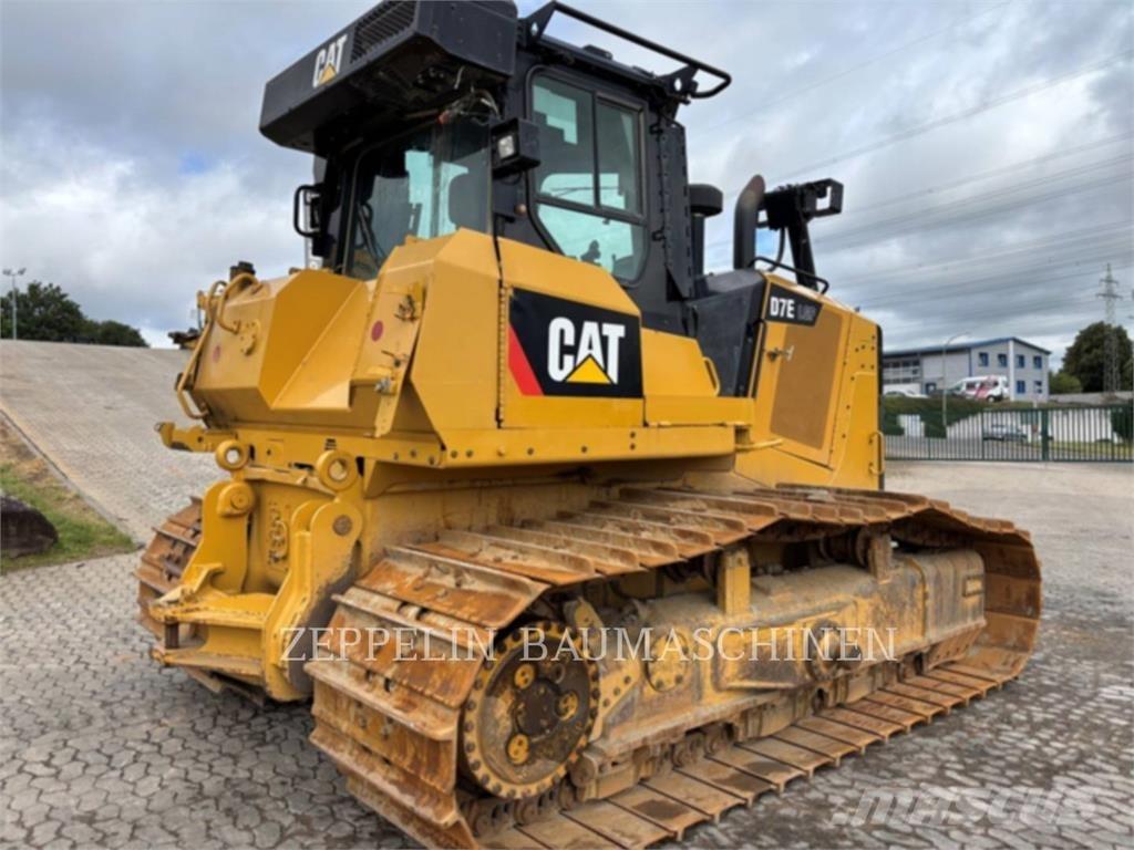 CAT D7E Pásové dozéry