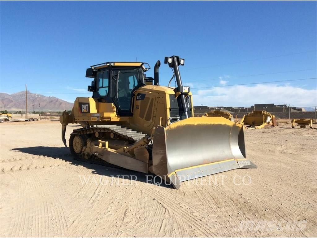 CAT D7E Pásové dozéry