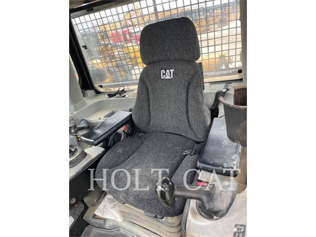 CAT D8 Pásové dozéry