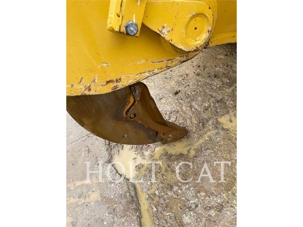 CAT D8 Pásové dozéry