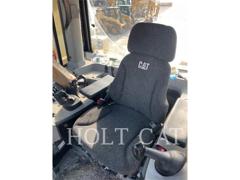 CAT D8 Pásové dozéry