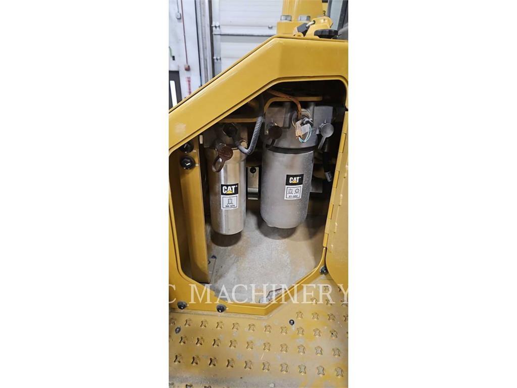 CAT D8 Pásové dozéry