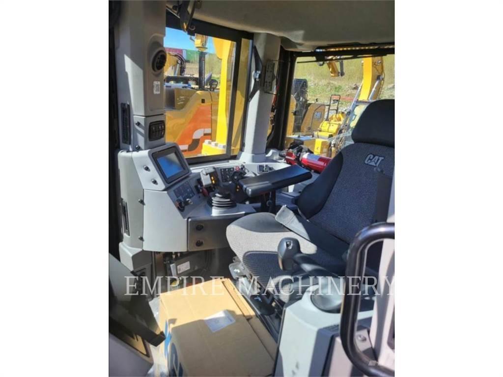 CAT D8-21 Pásové dozéry