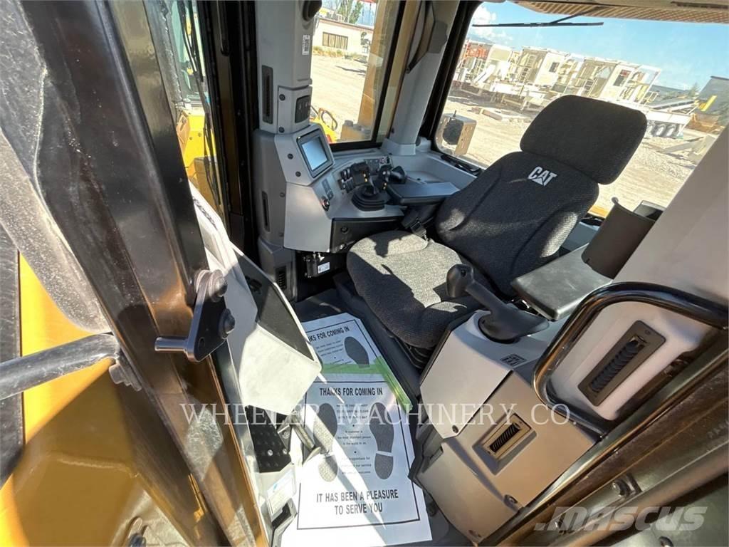 CAT D8 SU Pásové dozéry