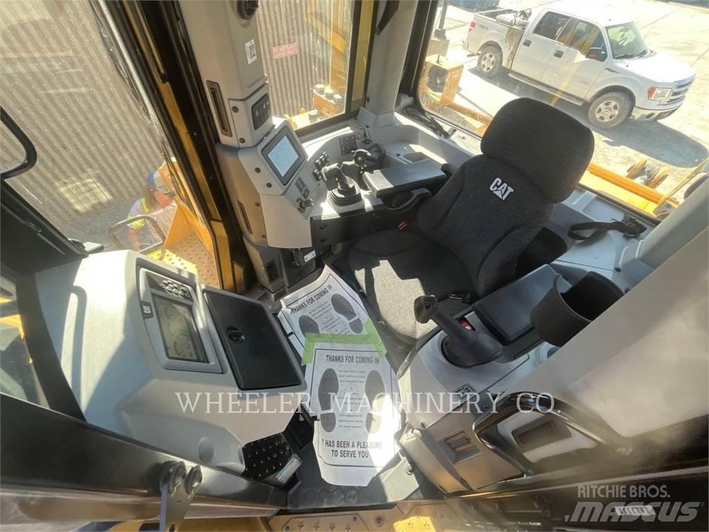 CAT D8 SU Pásové dozéry