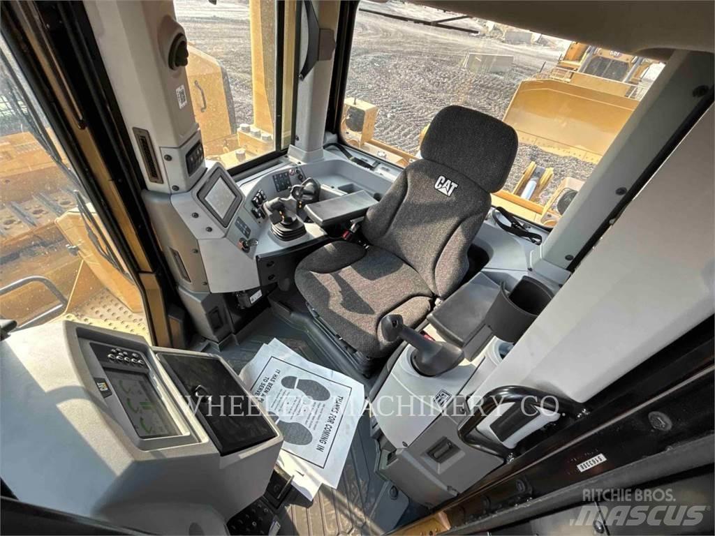 CAT D8 SU Pásové dozéry