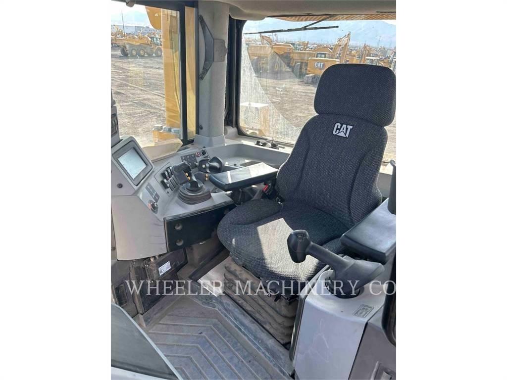 CAT D8 SU Pásové dozéry