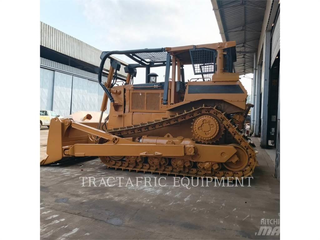 CAT D8N Pásové dozéry