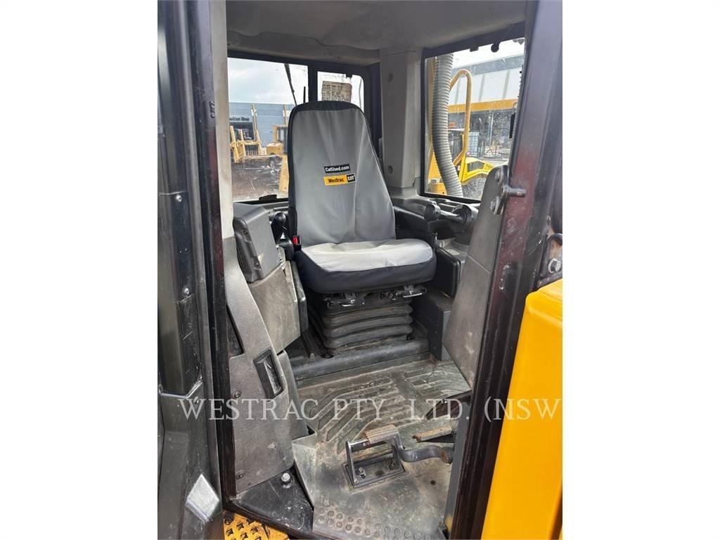 CAT D8T Pásové dozéry