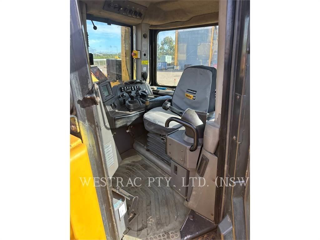 CAT D8T Pásové dozéry