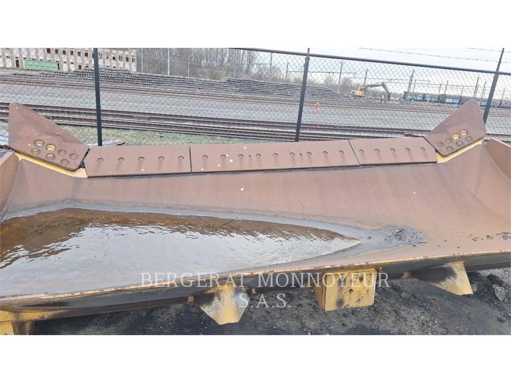 CAT D8T Pásové dozéry