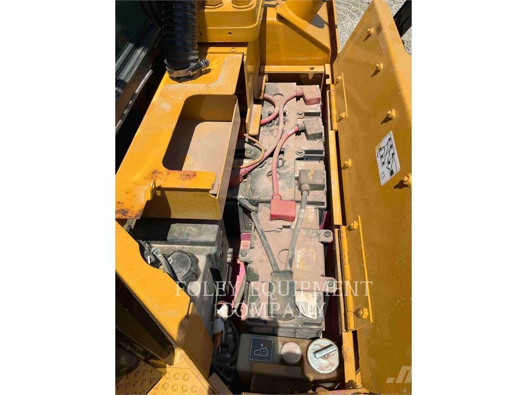 CAT D8T Pásové dozéry