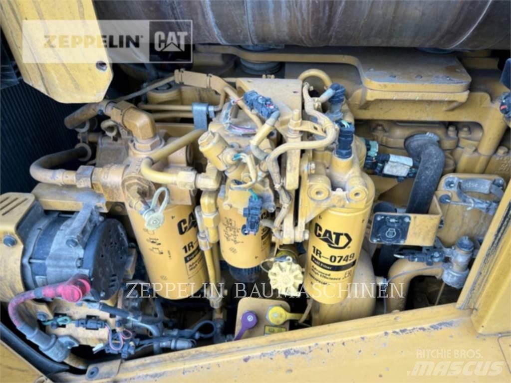 CAT D8T Pásové dozéry