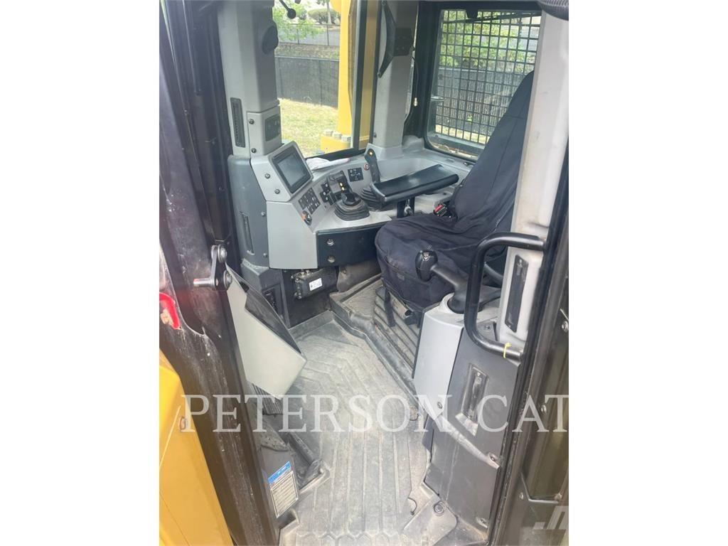 CAT D8T Pásové dozéry