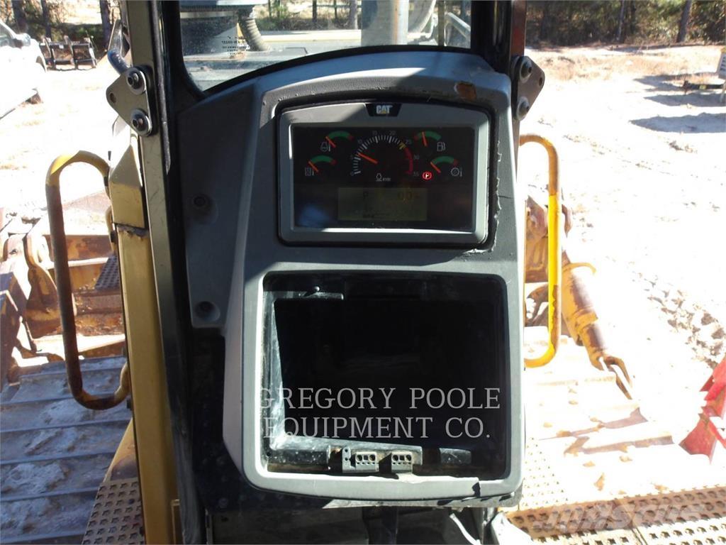 CAT D8T Pásové dozéry