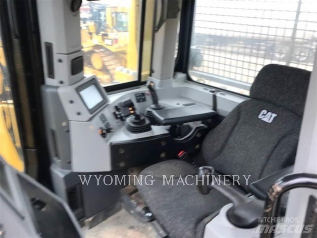 CAT D8T Pásové dozéry