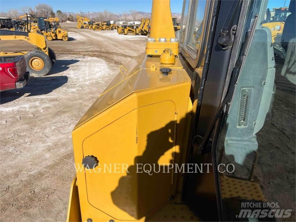 CAT D8T Pásové dozéry