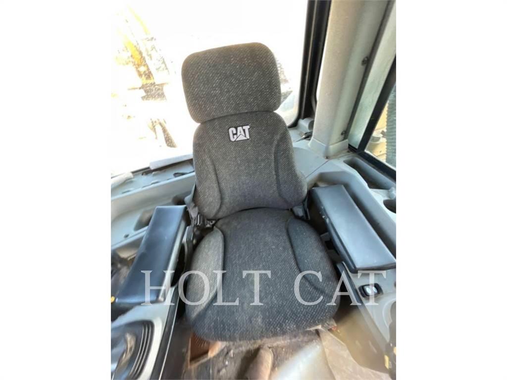 CAT D8T Pásové dozéry