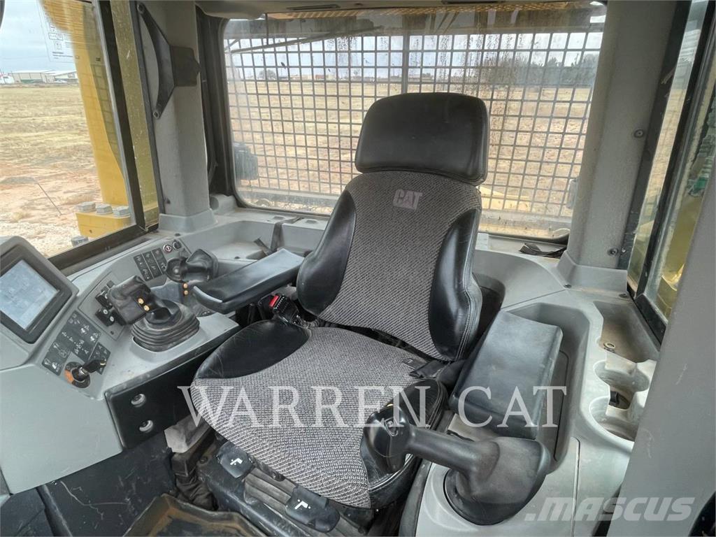 CAT D8T 4XLARO Pásové dozéry
