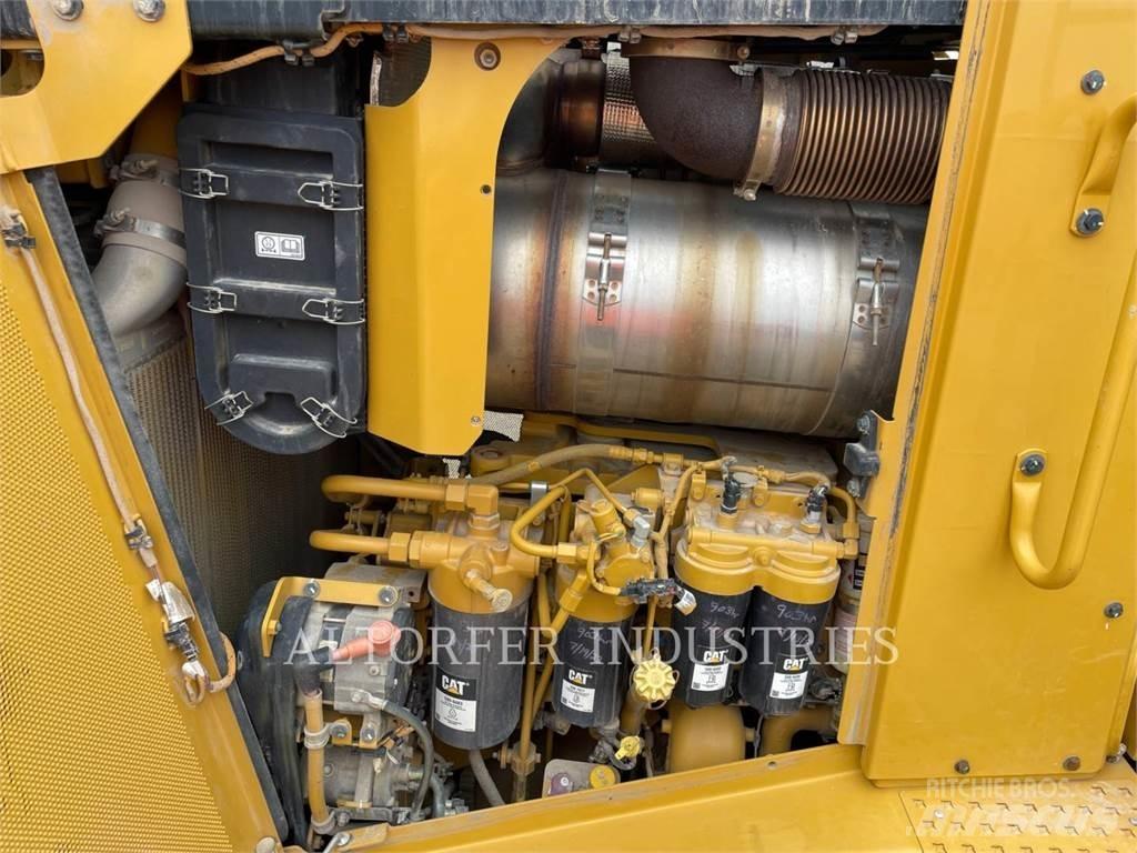 CAT D8T W Pásové dozéry