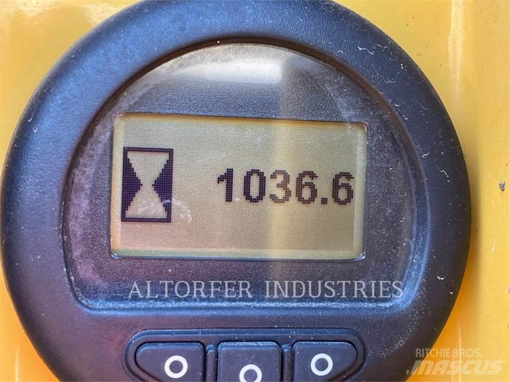 CAT D8T W Pásové dozéry
