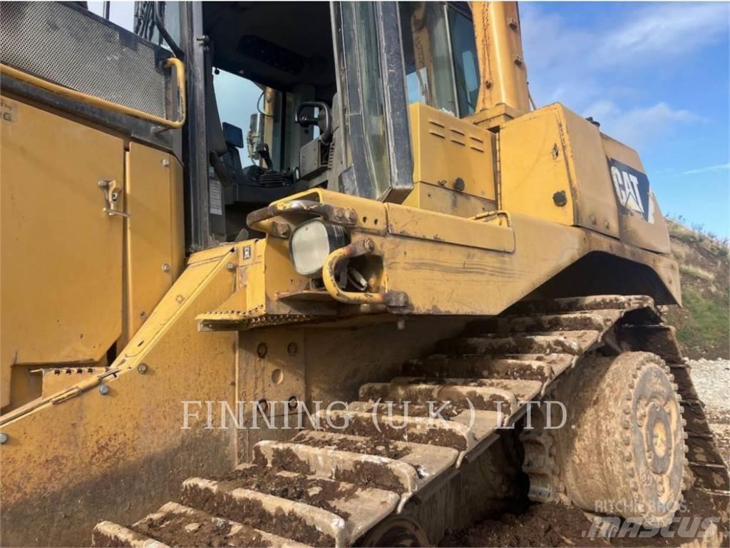 CAT D9 Pásové dozéry