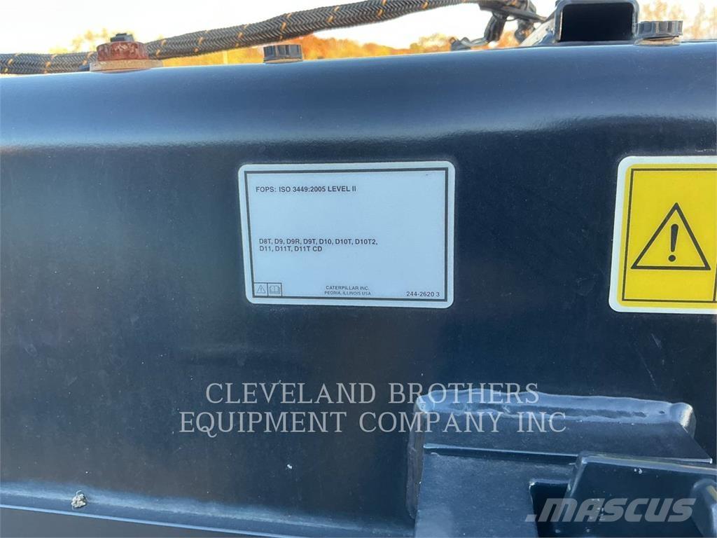 CAT D9 Pásové dozéry