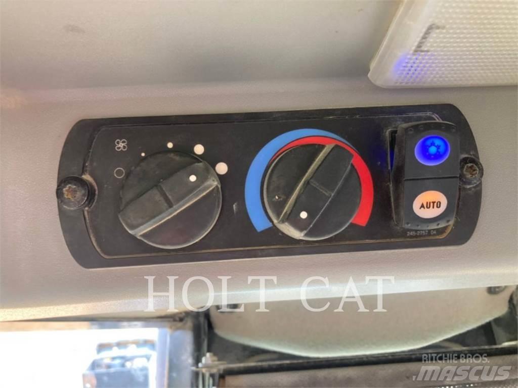 CAT D9T Pásové dozéry